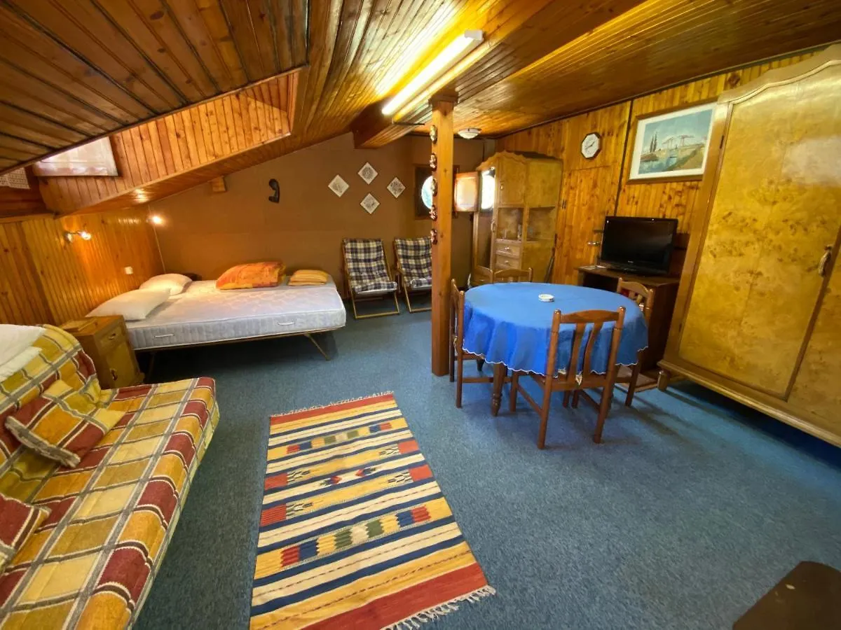شقة Mansarda Villa Simonetta Esino Lario إيطاليا